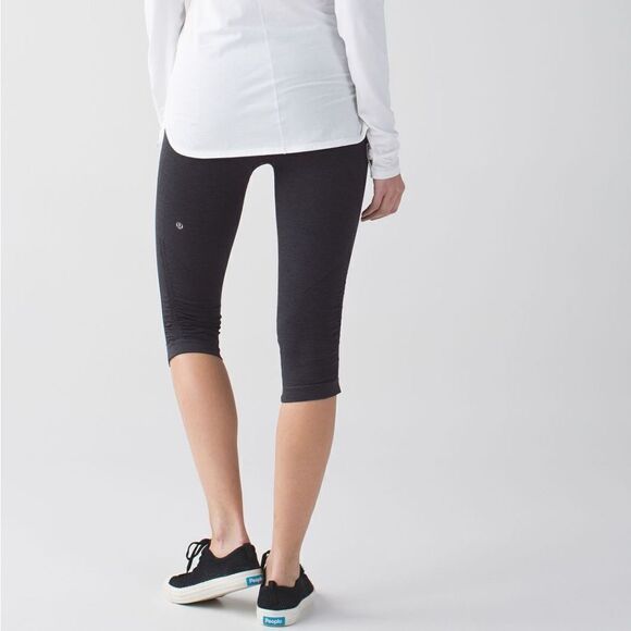 Lululemon In The Flow Crop II in Heathered Deep Coal - Picture 2 of 11